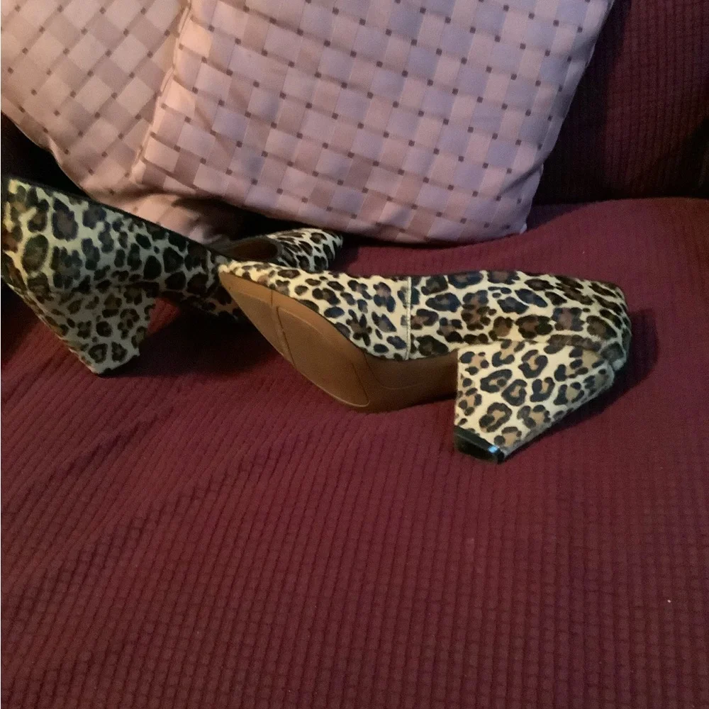 Nine West horsehair leopard print wedges - Picture 3 of 3